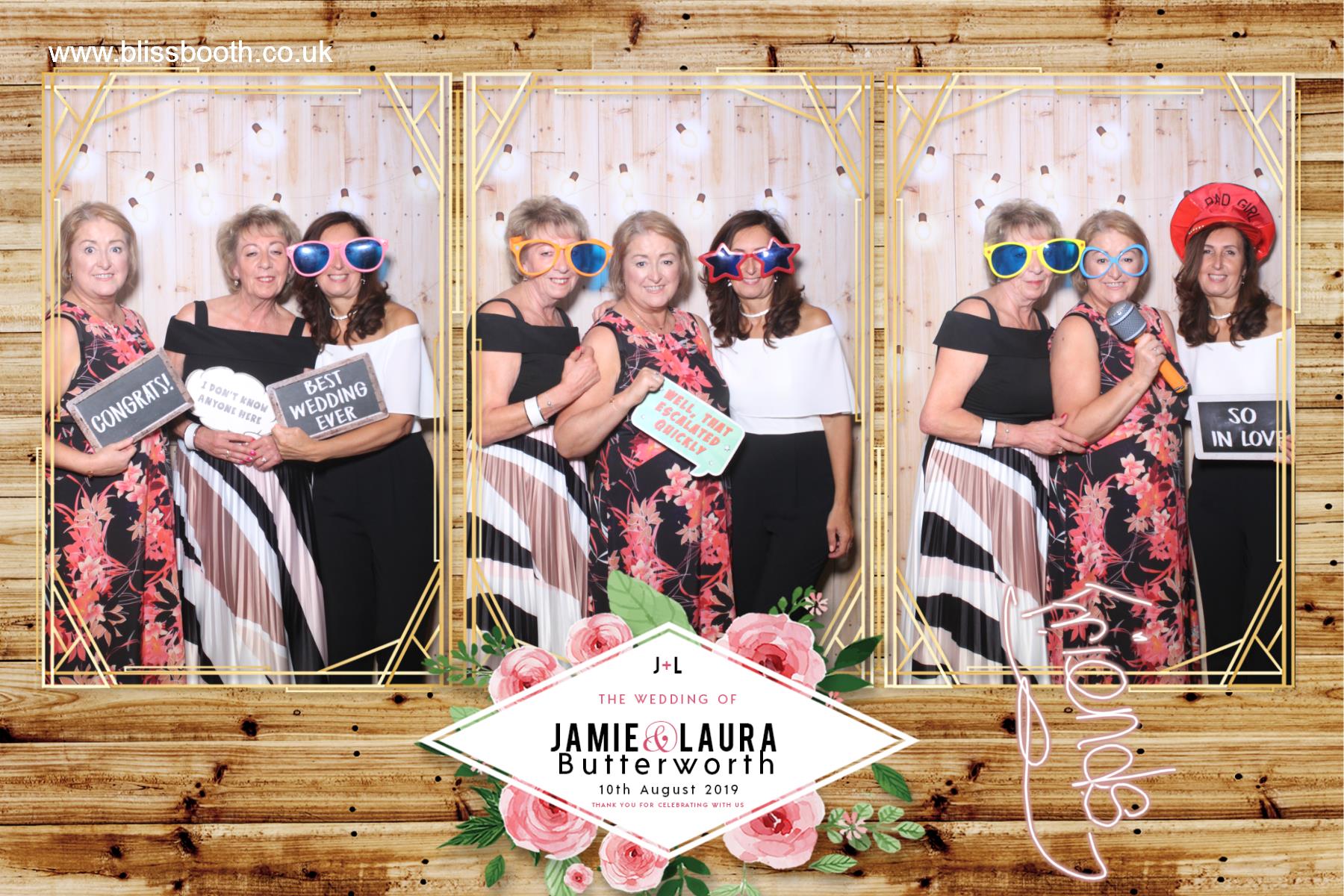 Laura and Jamie | View more photos from the event at gallery.blissbooth.co.uk/u/BlissBooth/Laura-and-Jamie